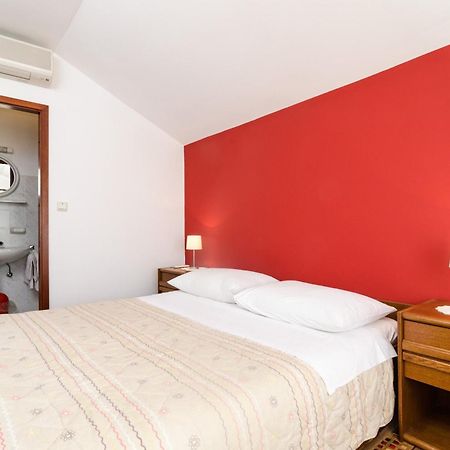 Guesthouse Moretic Орашац Стая снимка