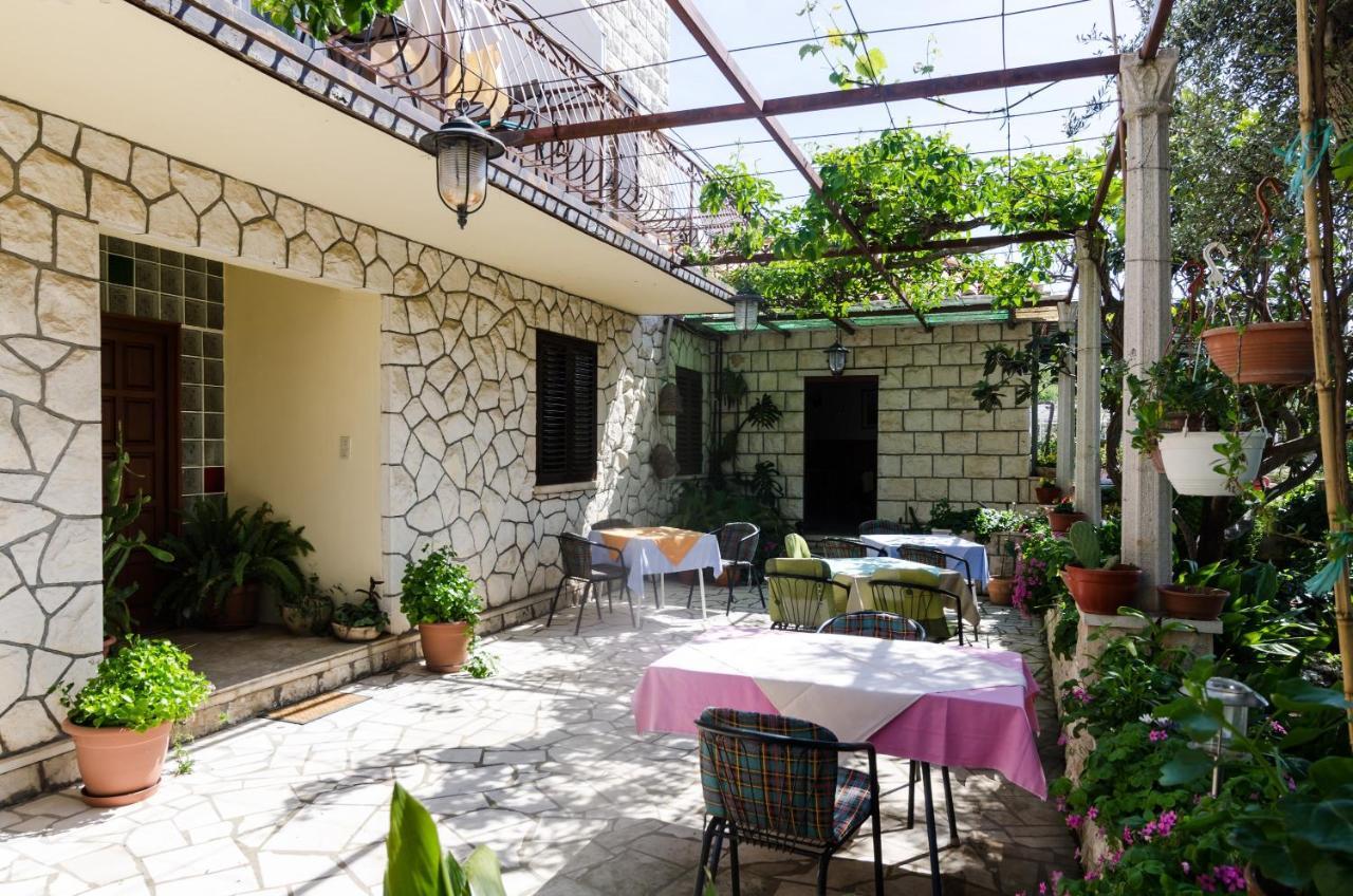 Guesthouse Moretic Орашац Екстериор снимка